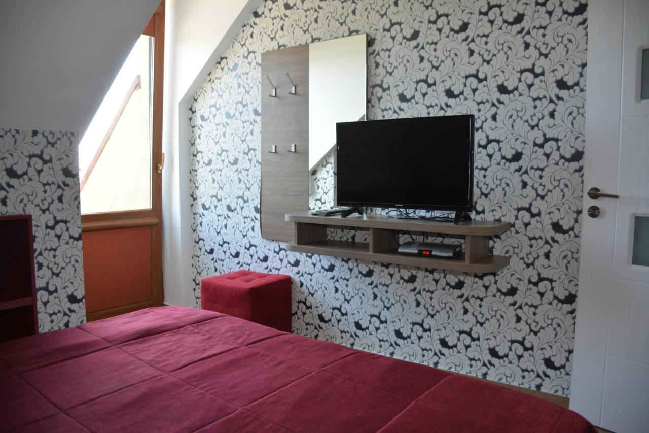 Complex Chayka Guest House ビャラ エクステリア 写真